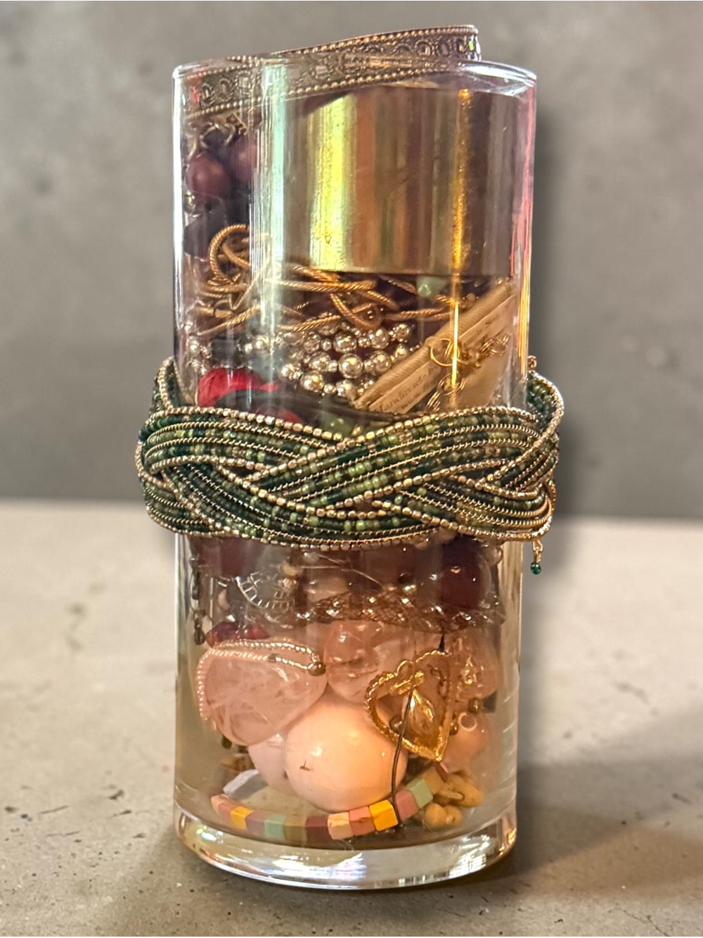 Mystery jewelry vase